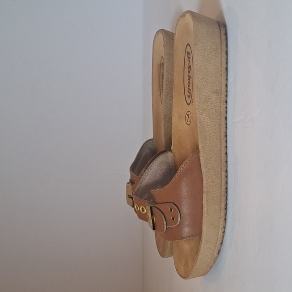 Dr. Scholl's size 7.5 leather beige newer version one strap with buckle sandal - Picture 1 of 7